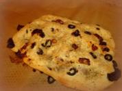 Tomaten-Oliven-Focaccia; mediterranes Brot - Rezept