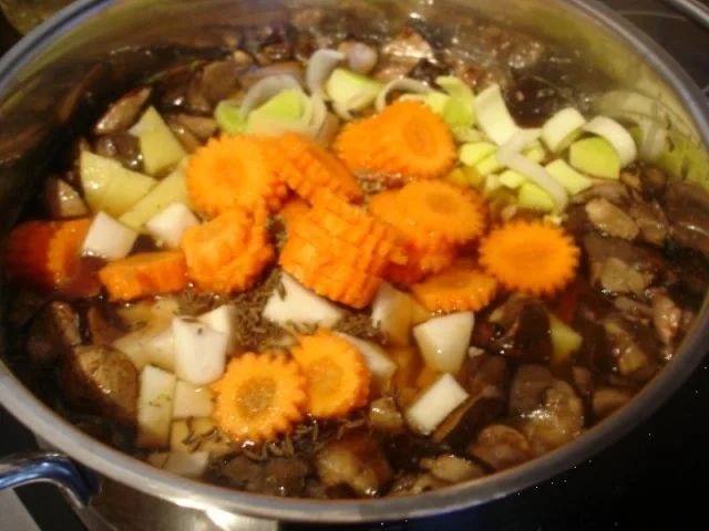 Rezept: Kartoffelsuppe mit Pilzen Bild Nr. 3 Kartoffelsuppe mit Pilzen - Rezept - Bild Nr. 3