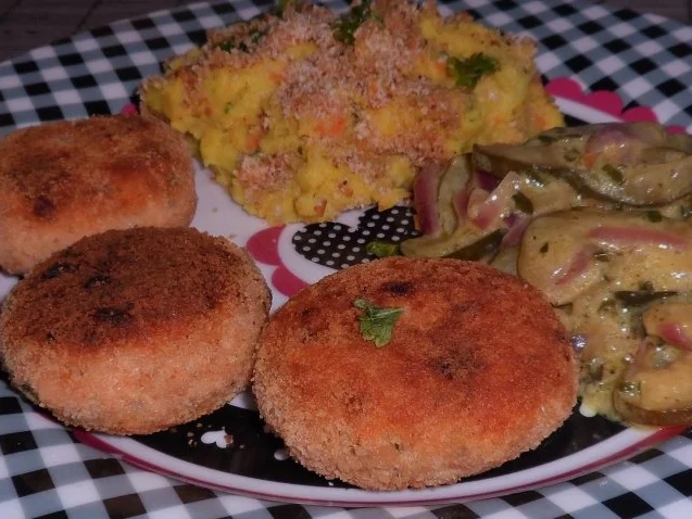 Fisch: Knusprige Lachsfrikadellen mit Speck - Rezept - Bild Nr. 13