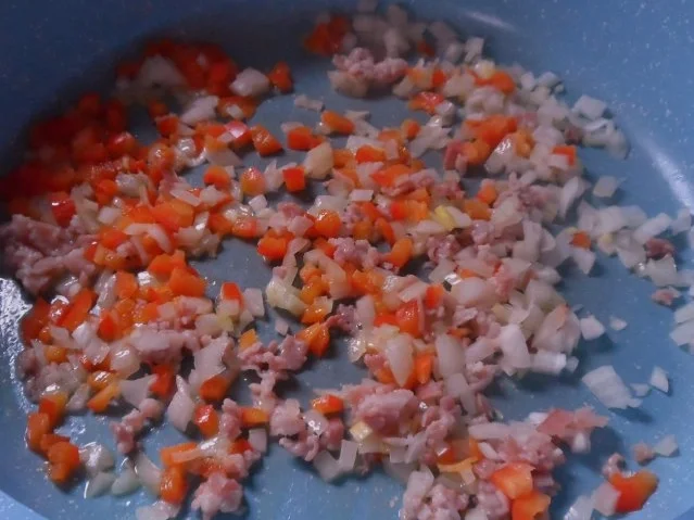 Fisch: Knusprige Lachsfrikadellen mit Speck - Rezept - Bild Nr. 3