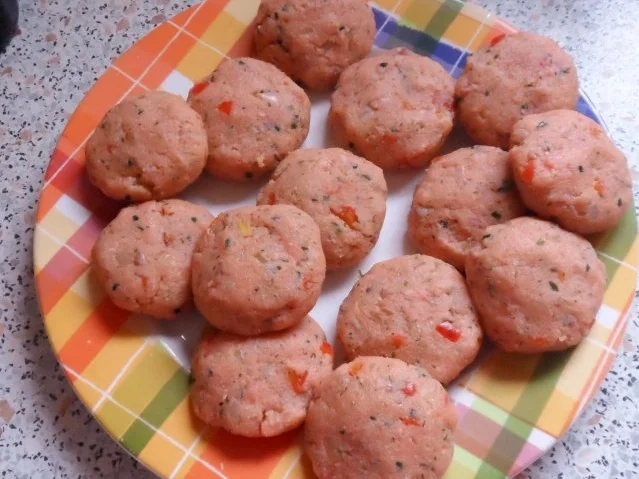 Fisch: Knusprige Lachsfrikadellen mit Speck - Rezept - Bild Nr. 8