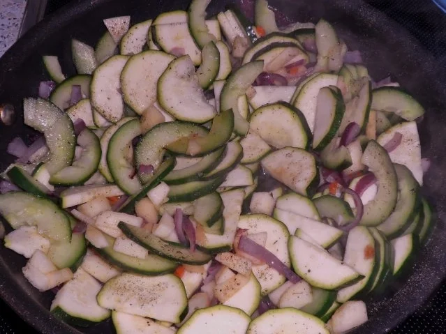 Beilagen: Süß-Saures Zucchini-Gurken-Gemüse - Rezept - Bild Nr. 5