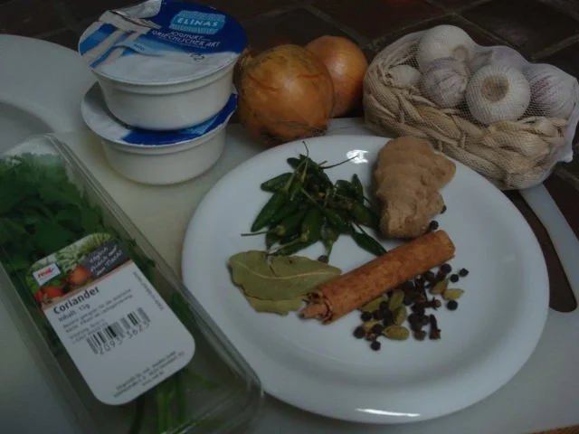 Rezept: Lammcurry mit gebratenen Gewürzen Bild Nr. 2 Lammcurry mit gebratenen Gewürzen - Rezept - Bild Nr. 2