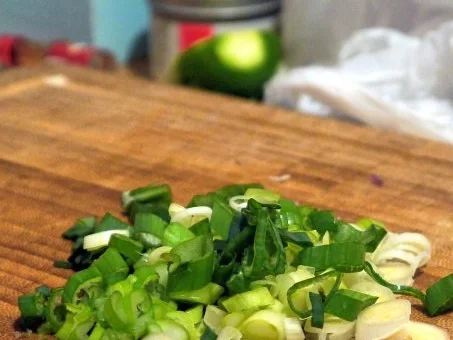 Bunter Quinoa mit Bouletten und Knoblauch-Limetten-Dip - Rezept - Bild Nr. 7