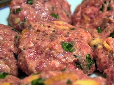 Bunter Quinoa mit Bouletten und Knoblauch-Limetten-Dip - Rezept - Bild Nr. 10