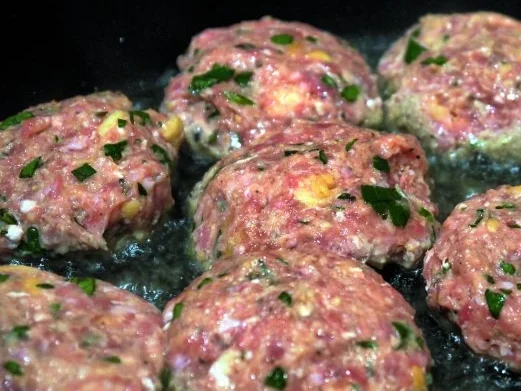 Bunter Quinoa mit Bouletten und Knoblauch-Limetten-Dip - Rezept - Bild Nr. 11