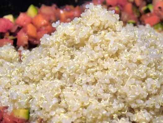 Bunter Quinoa mit Bouletten und Knoblauch-Limetten-Dip - Rezept - Bild Nr. 15