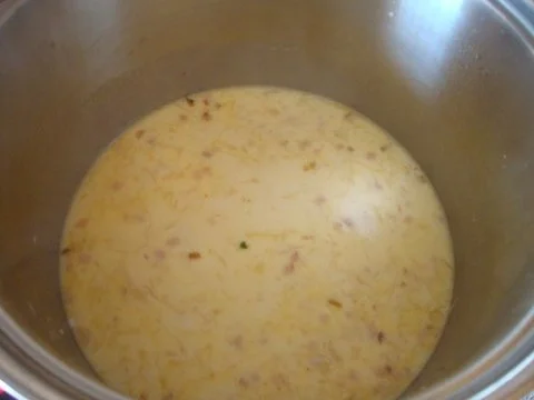 Rezept: Sauerkrautrahmsüppchen mit geräucherter Forelle Bild Nr. 10 Sauerkrautrahmsüppchen mit geräucherter Forelle - Rezept - Bild Nr. 10