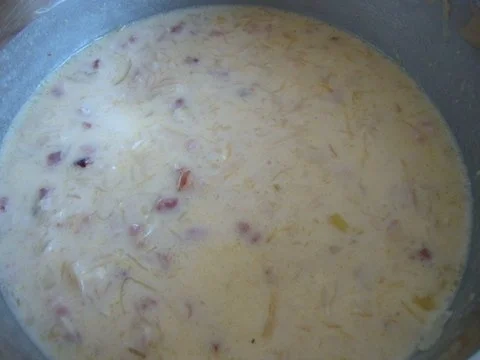 Rezept: Sauerkrautrahmsüppchen mit geräucherter Forelle Bild Nr. 11 Sauerkrautrahmsüppchen mit geräucherter Forelle - Rezept - Bild Nr. 11