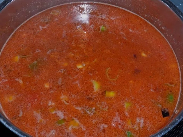 Suppen/Eintöpfe: Cremiger Hack-Tomaten-Käse-Topf mit Basilikum - Rezept - Bild Nr. 5