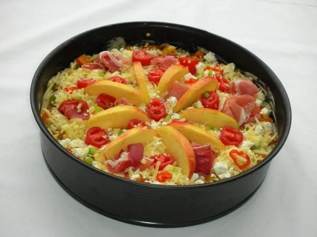 Spaghetti-Pizza mit Schafskäse, Gemüse und Schinkenspeck - Rezept - Bild Nr. 10