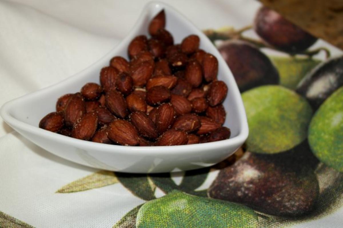 Fingerfood: Paprika-Salz-Mandeln - Rezept - kochbar.de