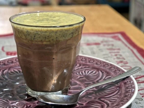 Rezept: Mousse au Chocolat "Oriental" mit Mohnsauce Mousse au Chocolat "Oriental" mit Mohnsauce - Rezept