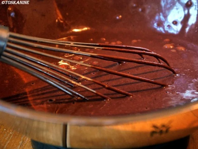 Rezept: Mousse au Chocolat "Oriental" mit Mohnsauce Bild Nr. 6 Mousse au Chocolat "Oriental" mit Mohnsauce - Rezept - Bild Nr. 6