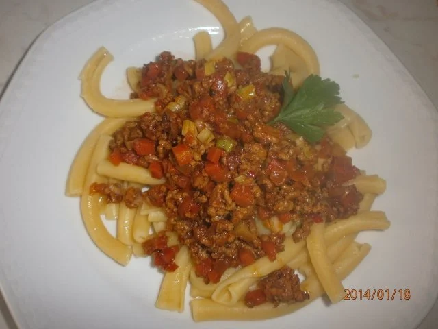 Bucatini mit Thai-Bolognese - Rezept