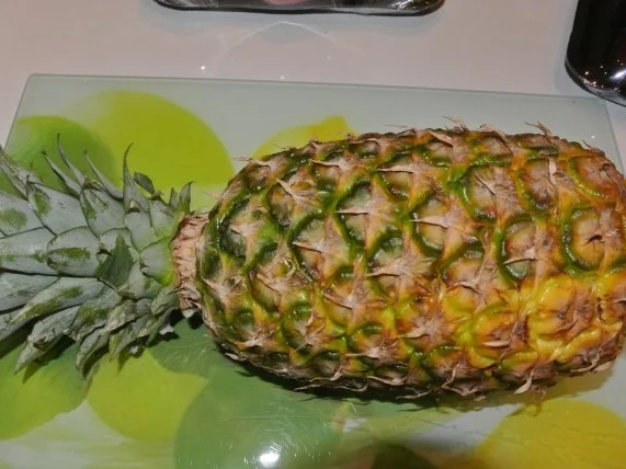 Rezept: Ananas schön aufgeschnitten Bild Nr. 3 Ananas schön aufgeschnitten - Rezept - Bild Nr. 3