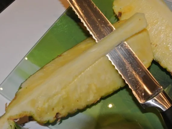 Rezept: Ananas schön aufgeschnitten Bild Nr. 7 Ananas schön aufgeschnitten - Rezept - Bild Nr. 7