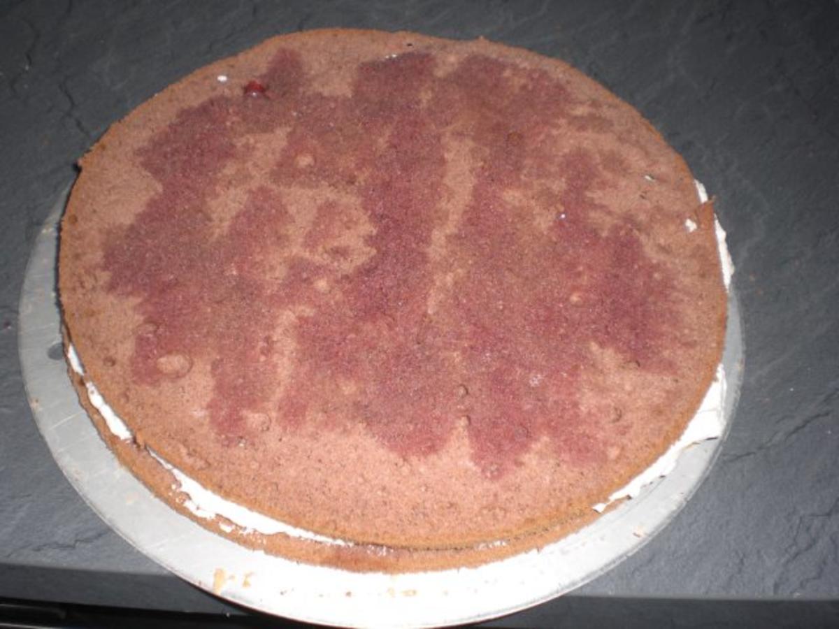 Schwarzwälder Sahnetorte - Rezept - Bild Nr. 8