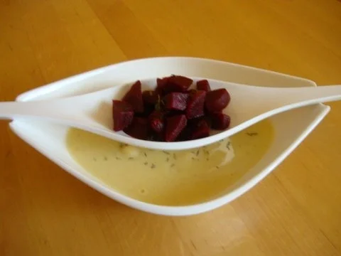 Rezept: Weiße Rübencremesüppchen, fein abgestimmt mit Vanille Bild Nr. 10 Weiße Rübencremesüppchen, fein abgestimmt mit Vanille - Rezept - Bild Nr. 10