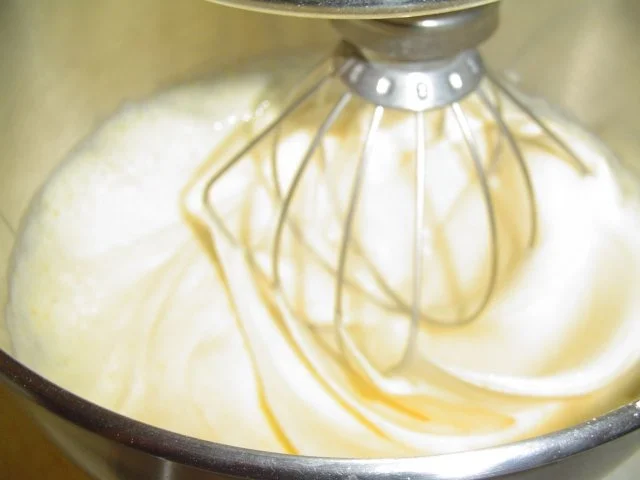 Rezept: Eierlikör Nr,3 einfach aber sehr saftig Bild Nr. 6 Eierlikör Nr,3 einfach aber sehr saftig - Rezept - Bild Nr. 6