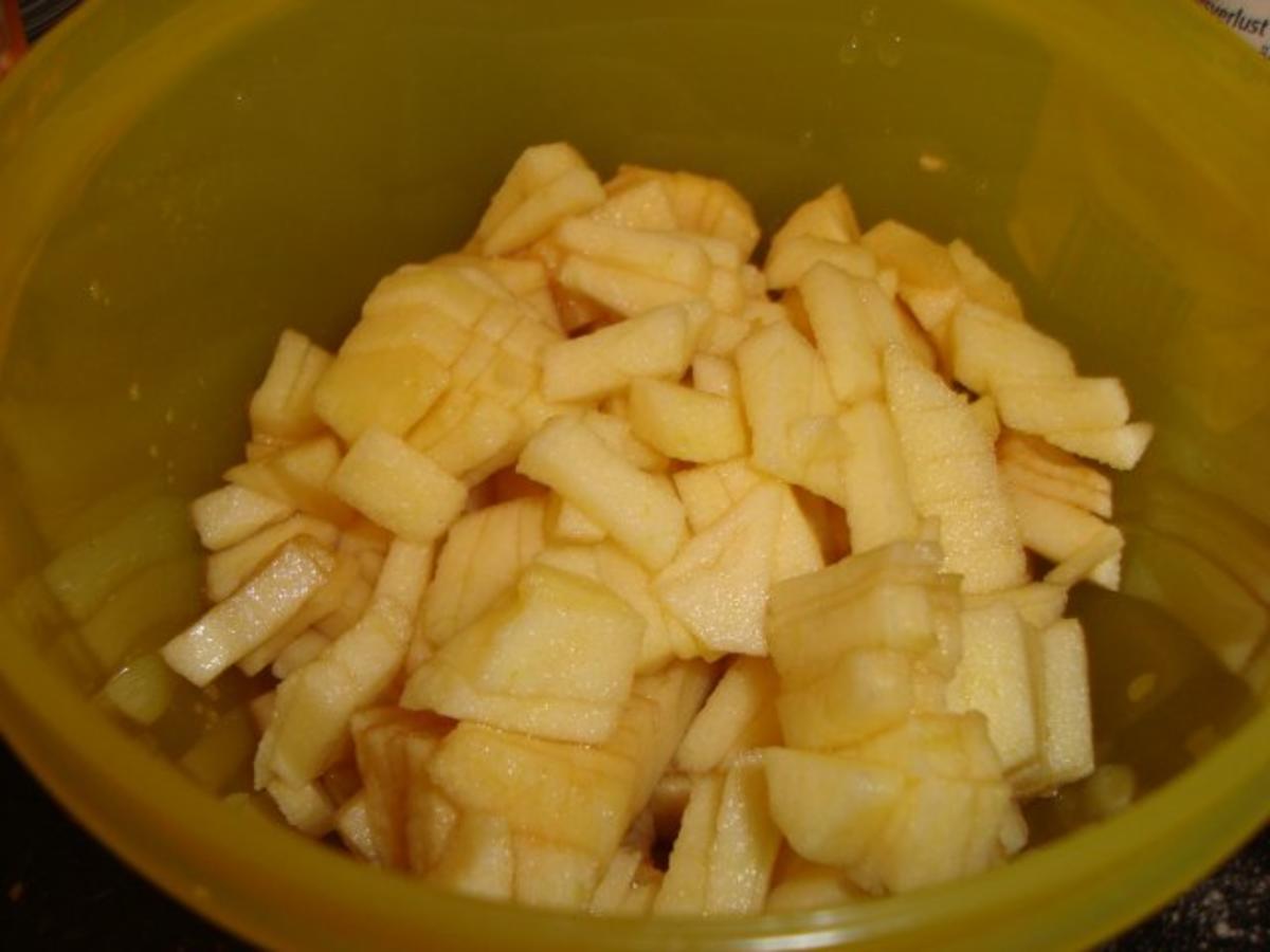 saftiger Apfel-Mandel-Rührkuchen - Rezept - Bild Nr. 3