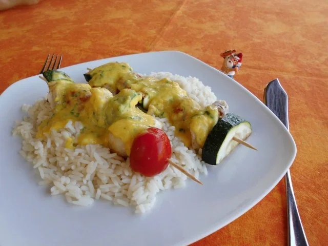 Rezept: Fischspieße mit Paprikasoße>> Fischspieße mit Paprikasoße>> - Rezept