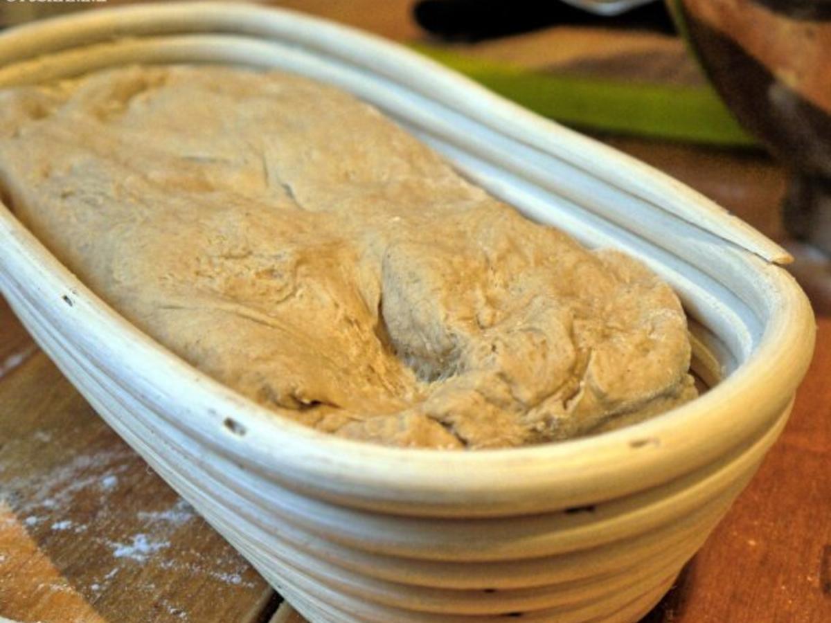 Dinkel Roggen Mischbrot - einfach - 215 kcal/100g
