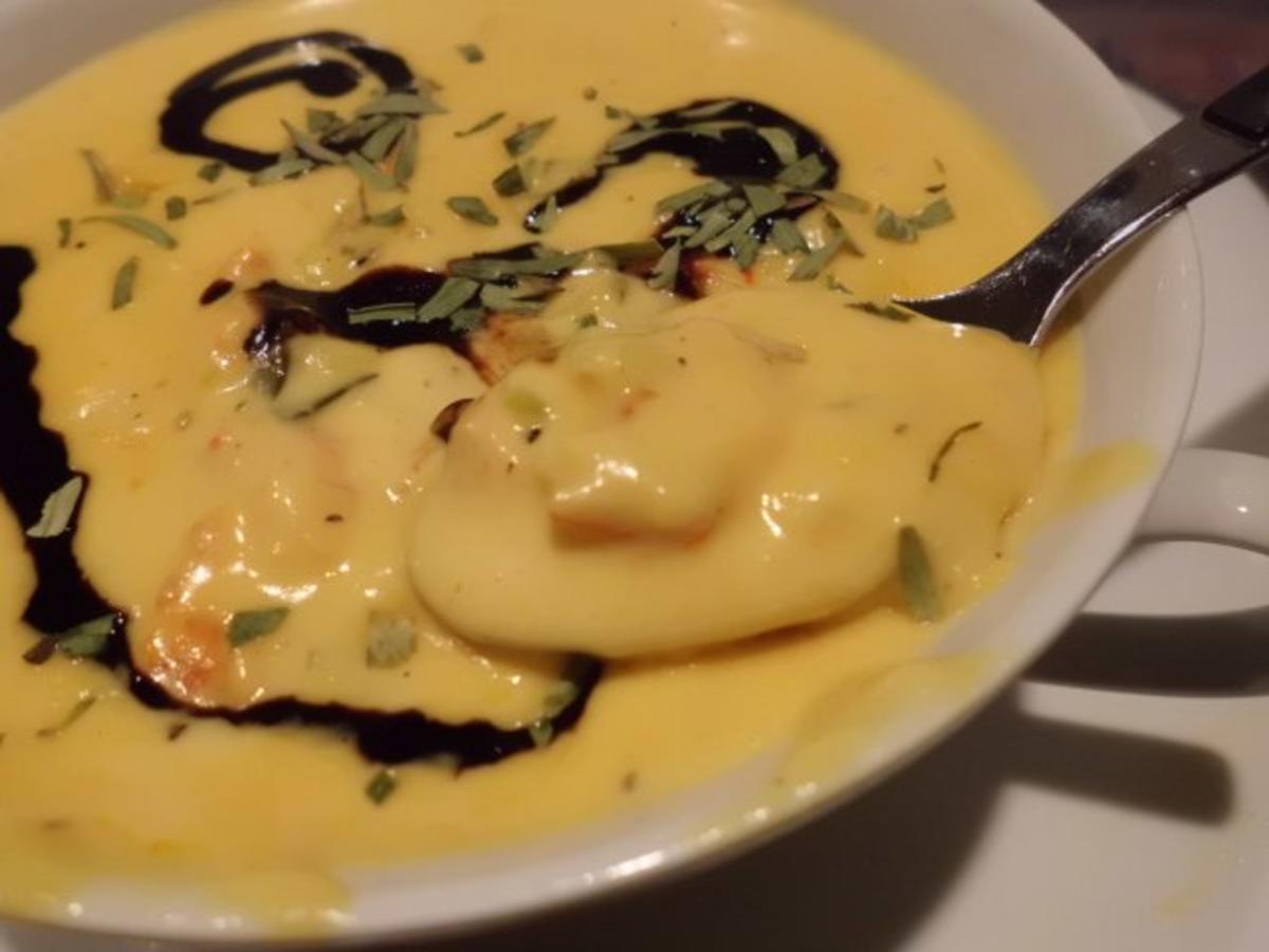 Suppe: Sahne-Senf-Cremesuppe mit Flusskrebsschwänze - Rezept
