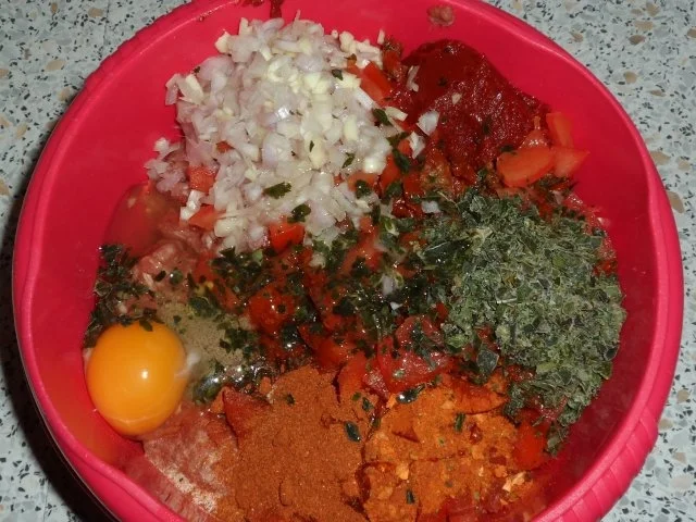 Ofengerichte: Gratinierte Schinken-Hackröllchen in cremiger Tomatensoße - Rezept - Bild Nr. 3