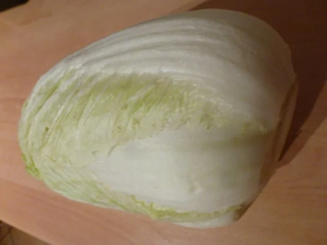 Chinakohl mit Kräuter-Frischkäse-Dressing - Rezept - Bild Nr. 2