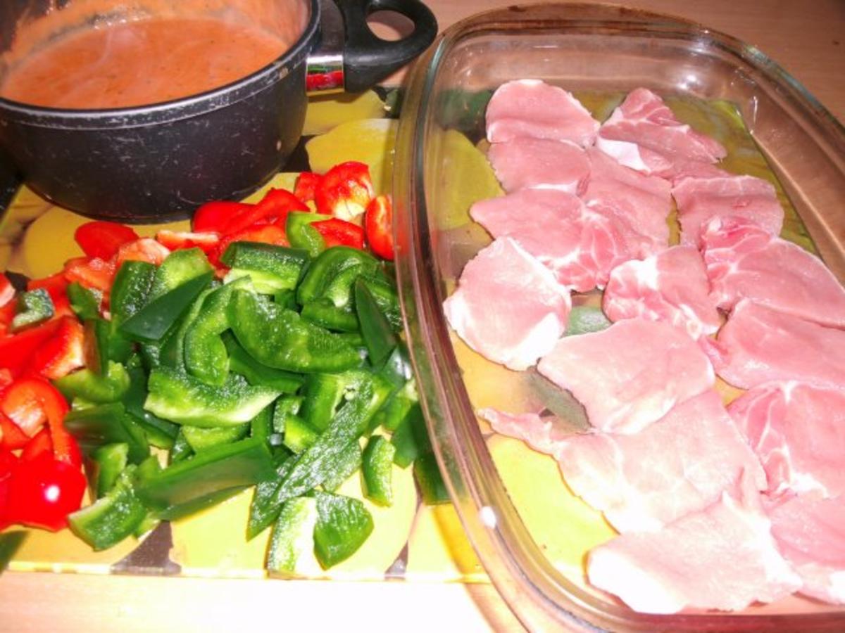 Steak mit Paprika in Tomatensauce überbacken - Rezept - Bild Nr. 2