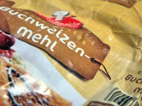 Rezept: Buchweizenwaffeln mit Räucherlachs und Senf-Dill-Schmand Bild Nr. 5 Buchweizenwaffeln mit Räucherlachs und Senf-Dill-Schmand - Rezept - Bild Nr. 5