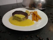 Lungenbraten mit Zuckermöhren dazu Safran-Buttersoße und Erdäpfel - Rezept