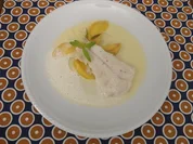 Pochierter Steinbutt mit Nektarinen und Eisenkrautsauce - Rezept