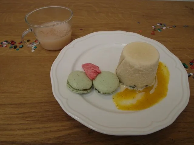 Kulfi mit Pistazien-Amaretto-Macaron - Rezept