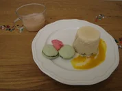 Kulfi mit Pistazien-Amaretto-Macaron - Rezept
