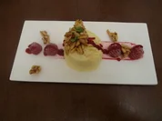 Safran-Mandel-Eis auf Beerenspiegel mit Mandelkrokant - Rezept