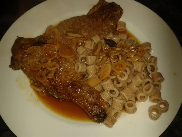 Rezept: Koteletts natur mit viel Knoblauch Koteletts natur mit viel Knoblauch - Rezept