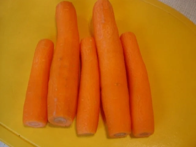 Rezept: Rindfleischsuppe mit Möhrenblüten und Eierstich Bild Nr. 4 Rindfleischsuppe mit Möhrenblüten und Eierstich - Rezept - Bild Nr. 4