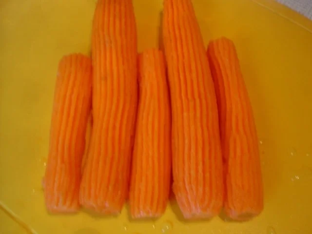 Rezept: Rindfleischsuppe mit Möhrenblüten und Eierstich Bild Nr. 6 Rindfleischsuppe mit Möhrenblüten und Eierstich - Rezept - Bild Nr. 6