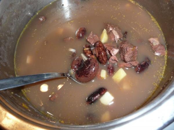 Dschungelkost : Dicke Bohnen Suppe - einfach - 98 kcal/100g Dschungelkost : Dicke Bohnen Suppe - einfach - 98 kcal/100g