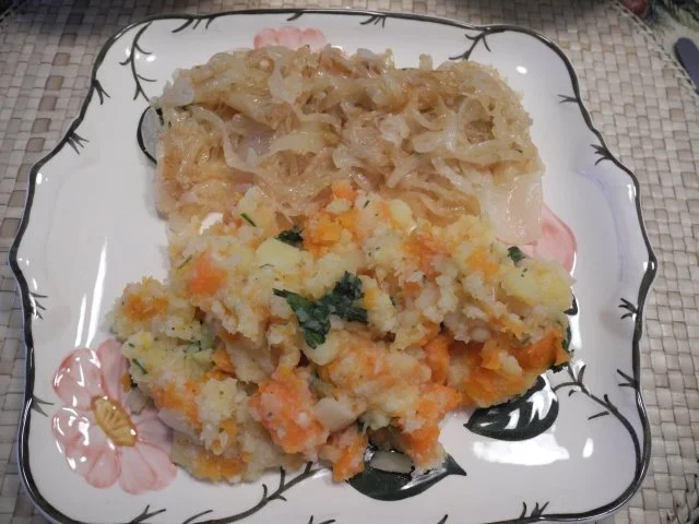 Vegan : Glasierte Zwiebelringe an Gemüsestampf - Rezept