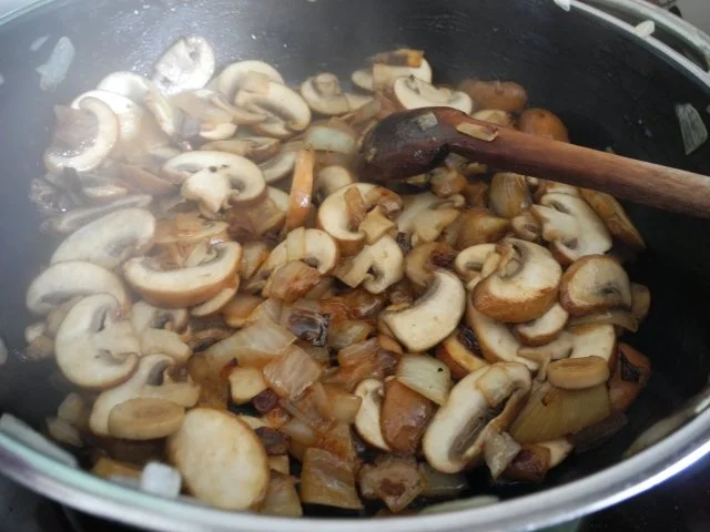 Rezept: Vegan : Chamignons-Spinat-Pfanne mit Karotten-Kartoffel-Beilage Bild Nr. 7 Vegan : Chamignons-Spinat-Pfanne mit Karotten-Kartoffel-Beilage - Rezept - Bild Nr. 7