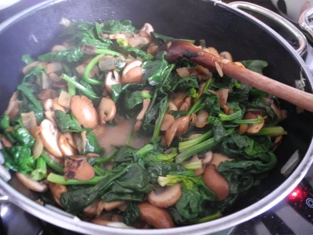 Rezept: Vegan : Chamignons-Spinat-Pfanne mit Karotten-Kartoffel-Beilage Bild Nr. 9 Vegan : Chamignons-Spinat-Pfanne mit Karotten-Kartoffel-Beilage - Rezept - Bild Nr. 9