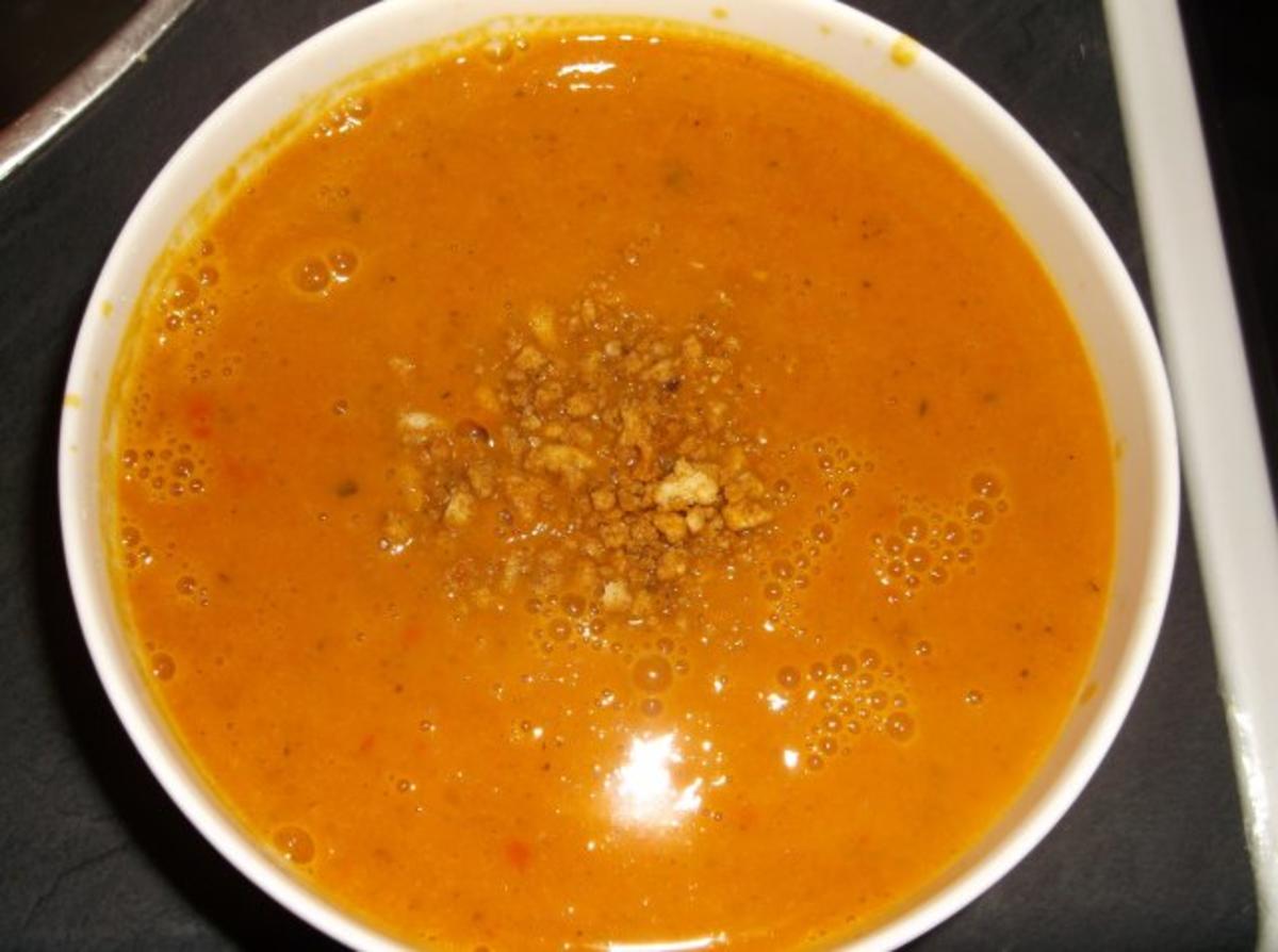 Einfache sowie leckere Kürbis Suppe als Vorspeise oder Hauptgericht - Rezept