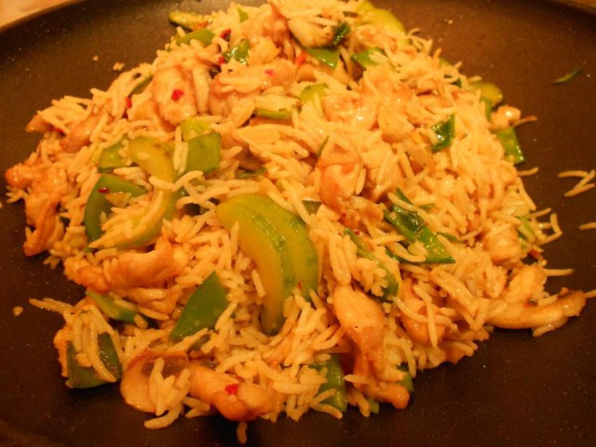 Gebratener Reis mit Hähnchenfleisch und Gemüse - Rezept - Bild Nr. 7