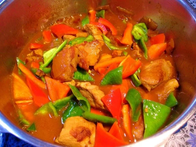 Rezept: Schweinegulasch mit frischen Spitzpaprika ... Bild Nr. 7 Schweinegulasch mit frischen Spitzpaprika ... - Rezept - Bild Nr. 7