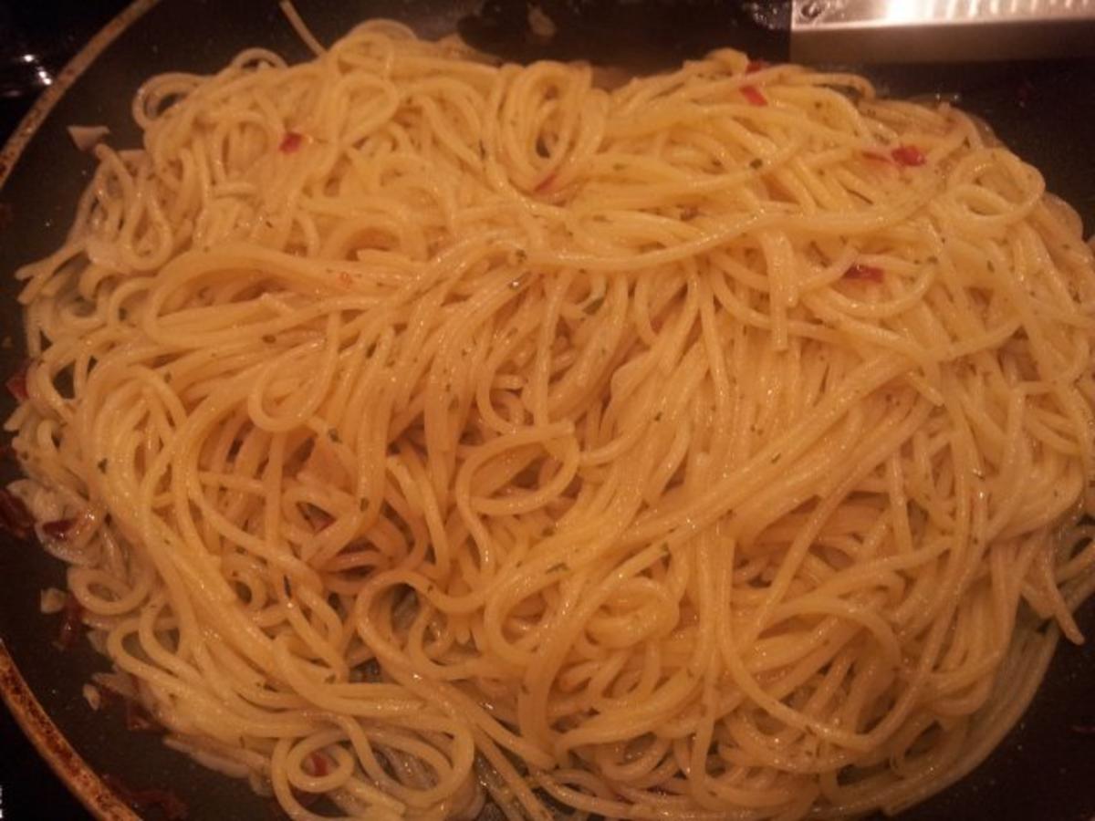 Spaghetti mit Knoblauch und Chilli - Rezept - Bild Nr. 5