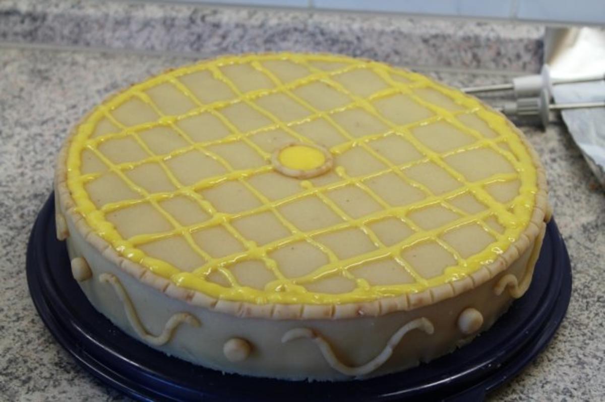 Bilder für Marzipan - Eierlikör - Torte - Rezept