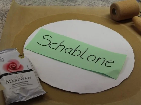 Rezept: Marzipan - Eierlikör - Torte Bild Nr. 12 Marzipan - Eierlikör - Torte - Rezept - Bild Nr. 12